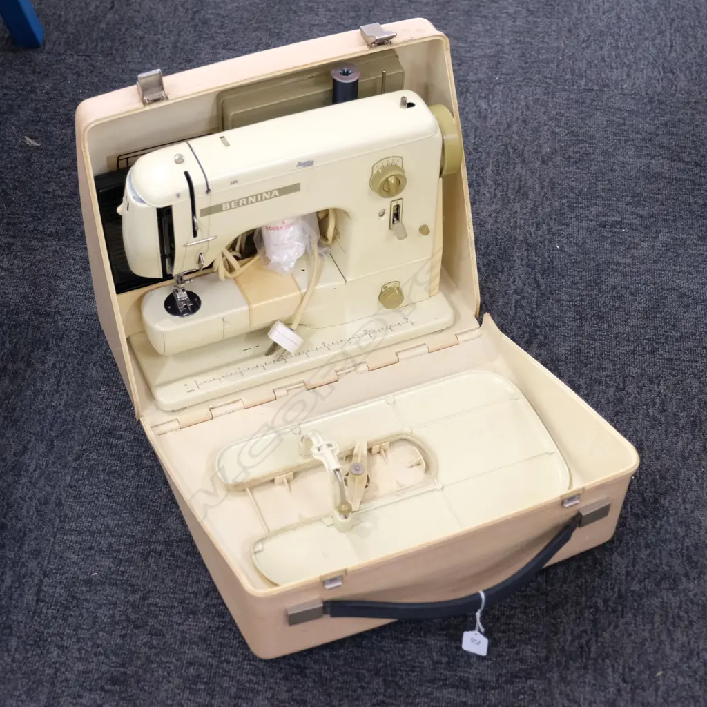 BERNINA PORTABLE SEWING MACHINE Image 1++