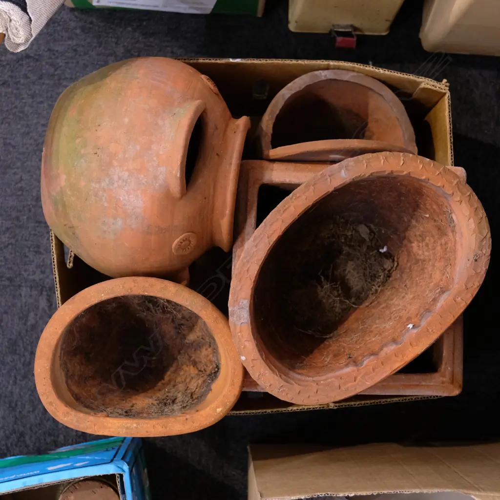 BOX TERRACOTTA PLANTERS ETC Image 1++