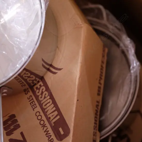 7 ASST STAINLESS STEEL POTS + ONE FRYING PAN