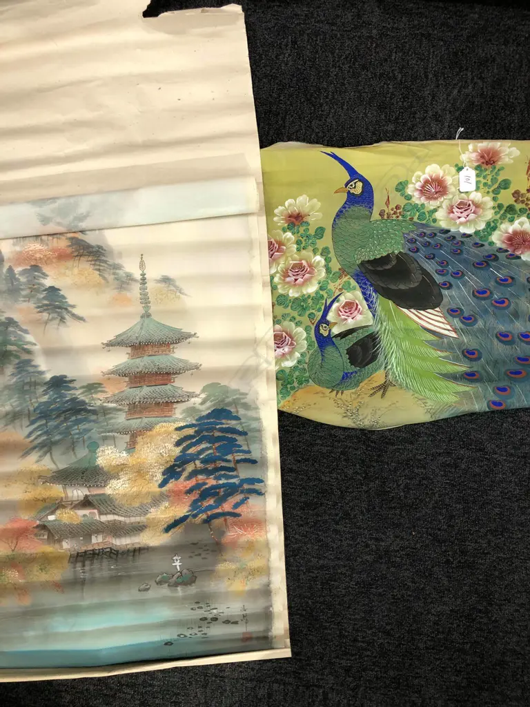 2 VINTAGE ORIENTAL SCREENS EXOTIC BIRD & TEMPLE Image 1++