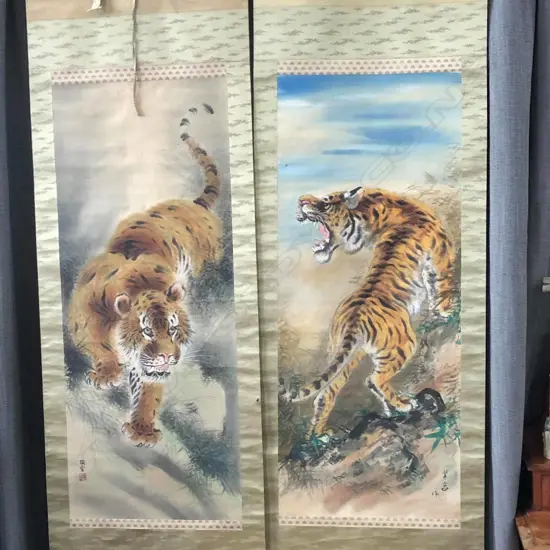 2 VINTAGE ORIENTAL SCREENS TIGERS FINELY PAINTED