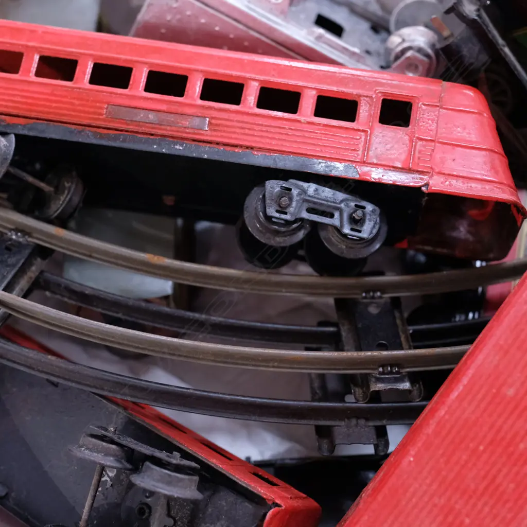 ASST HORNBY AND LIONEL CARRIAGES/TRACK ETC Image 1++