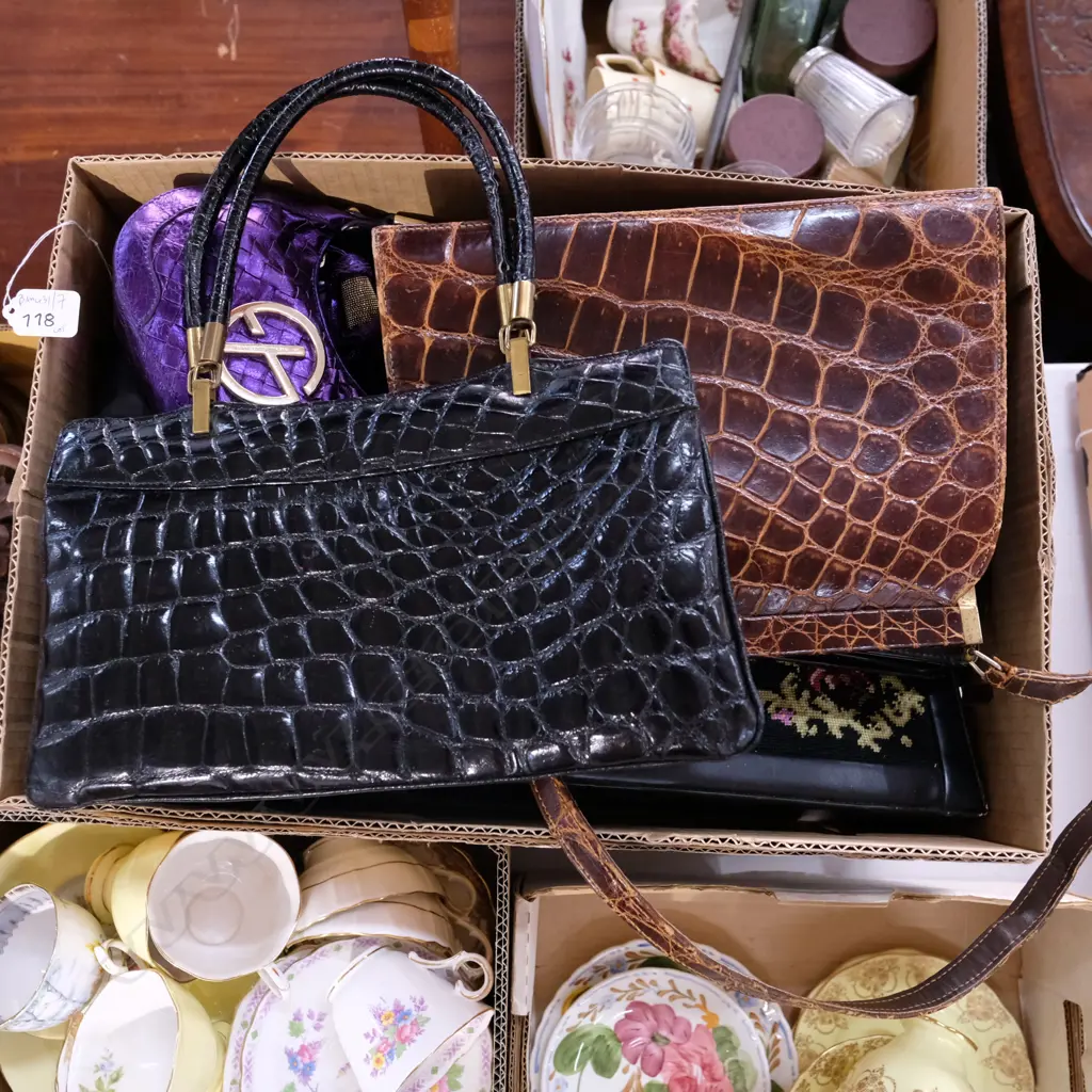 LOT ASST VINTAGE AND DESIGNER HANDBAGS Image 1++