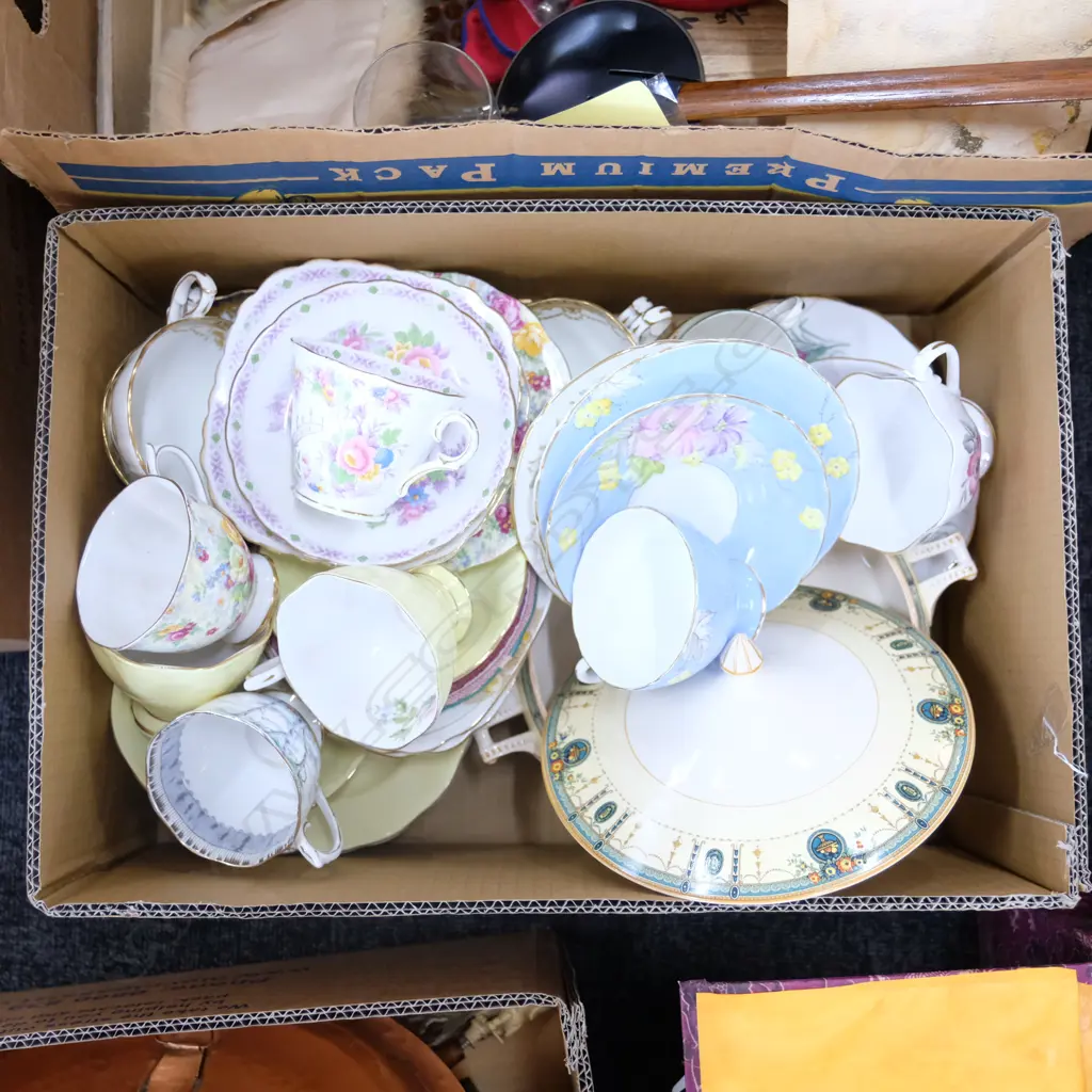 BOX LARGE VOLUME C/S/Ps / TUREEN - R/A. HAMMERSLY ETC Image 1++