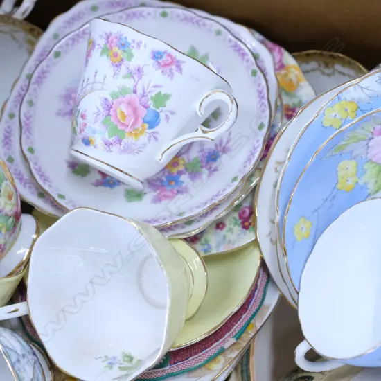 BOX LARGE VOLUME C/S/Ps / TUREEN - R/A. HAMMERSLY ETC