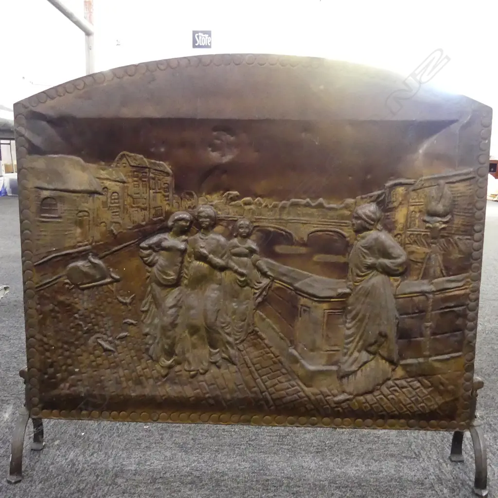 EMBOSSED COPPER FIRESCREEN Image 1++