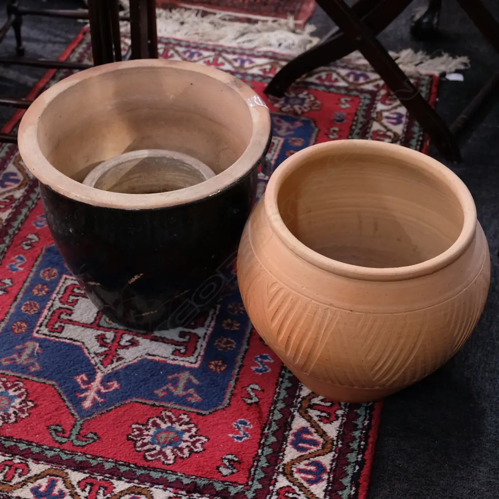 3 TERRA COTTA PLANTERS Image 1++
