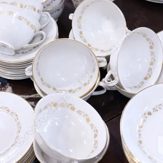 ROYAL DOULTON FAIRFAX 6 PLACE DINNER SERVICE + EXTRAS