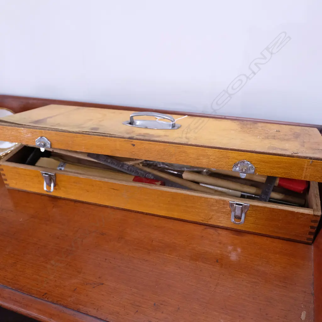 JAPANESE TOOLS IN WOODEN CARRY CASE W. 570MM Image 1++