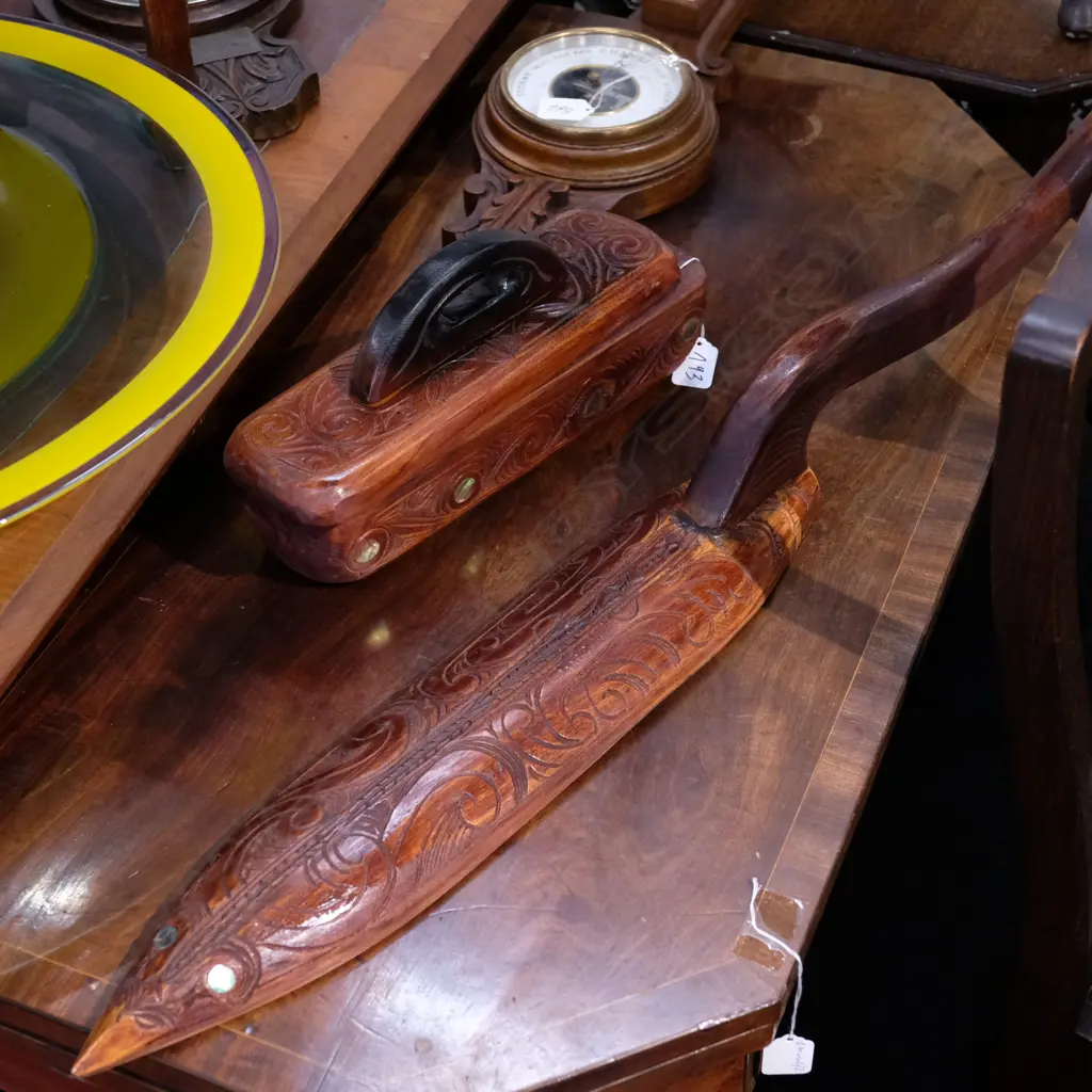 MAORI SOUVENIR CARVED PADDLE + WAKA HUIA Image 1++