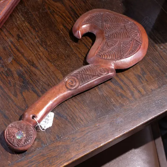 MAORI WOODEN CARVED STYLISED MERE L 400 MM