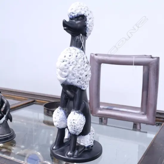 LGE MID CENT. FIGURAL POODLE