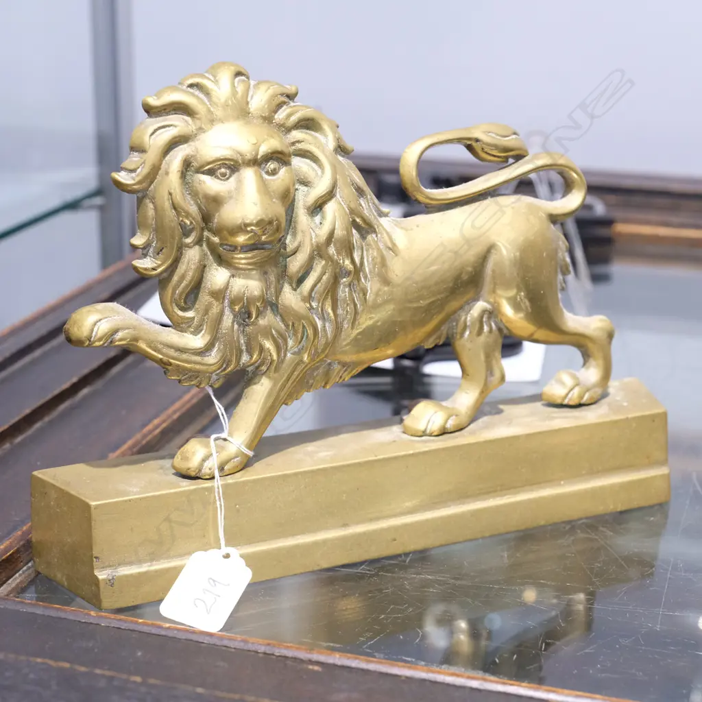 BRASS LION FIRE DOG W 260 MM Image 1++