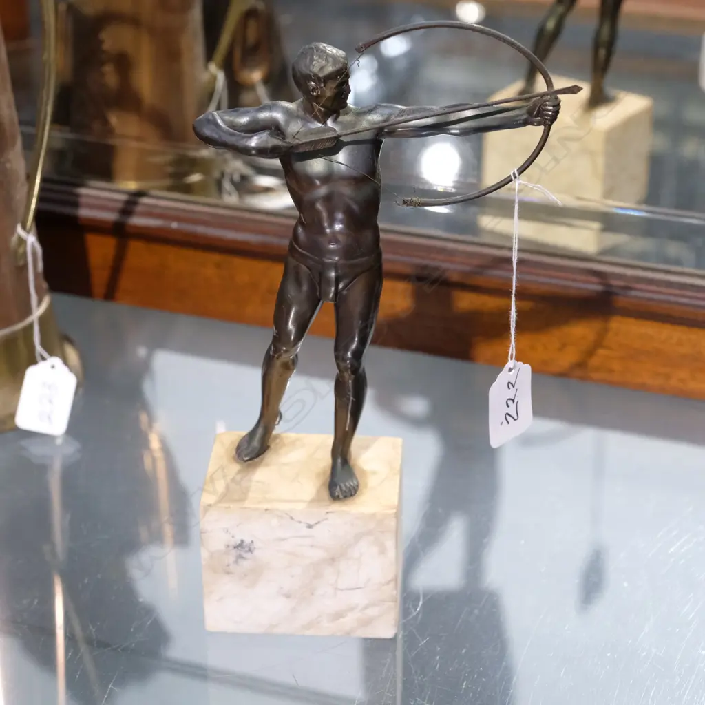 BRONZED ARCHER ON MARBLE BASE H 250 MM Image 1++