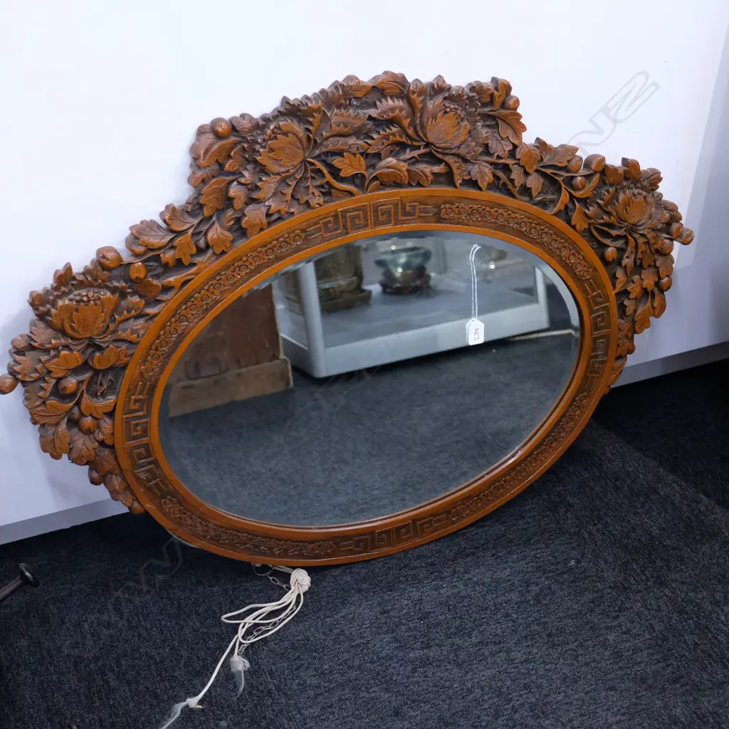 OVAL CARVED MIRROR Image 1++