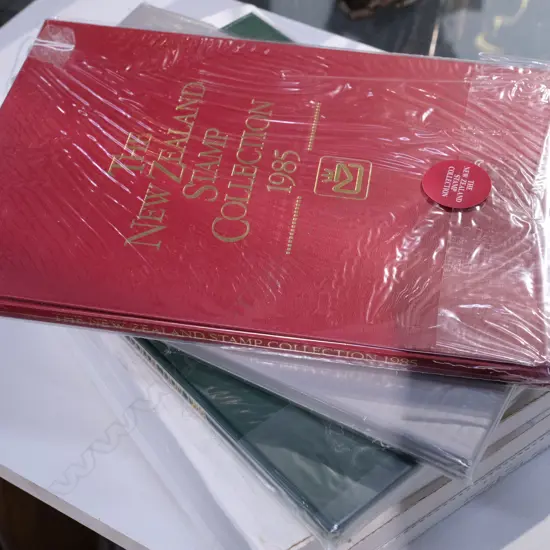 3 BOXED NZ STAMP COLLECTIONS 1985/1986/1987 EACH H. 360MM