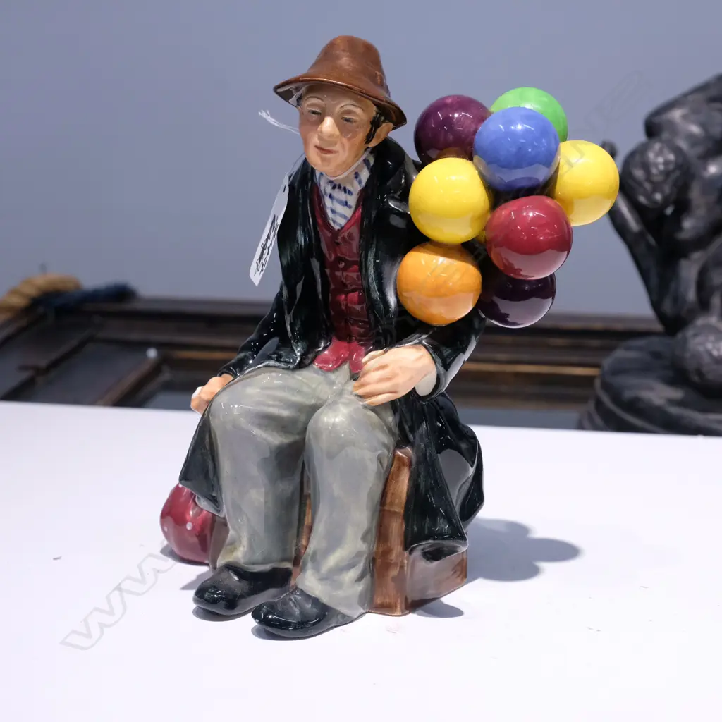 DOULTON BALLOON SELLER MAN HN1954 Image 1++