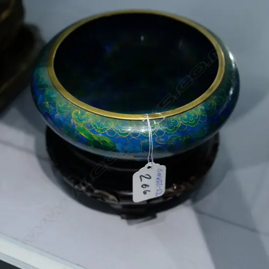ORIENTAL BLUE/GREEN CLOISONNE BOWL ON STAND D.15.5CM