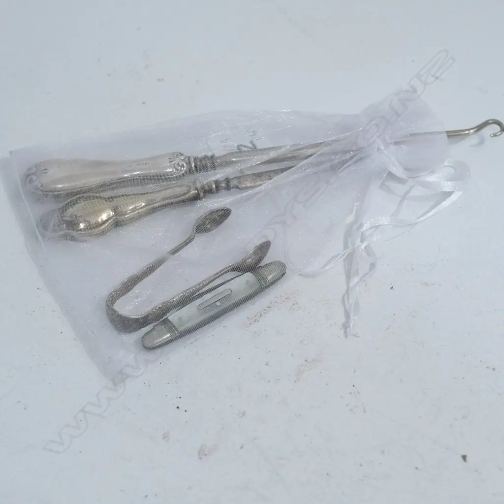 STG SILVER TONGS/PEN KNIFE/BUTTON HOOK ETC Image 1++