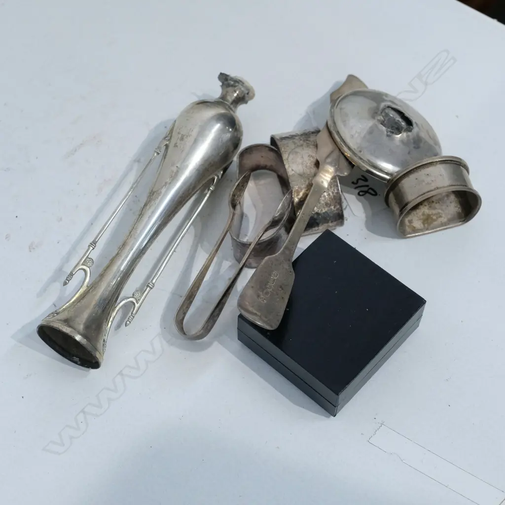 ASST STG NAPKIN RINGS BUTTER KNIFE ETC Image 1++