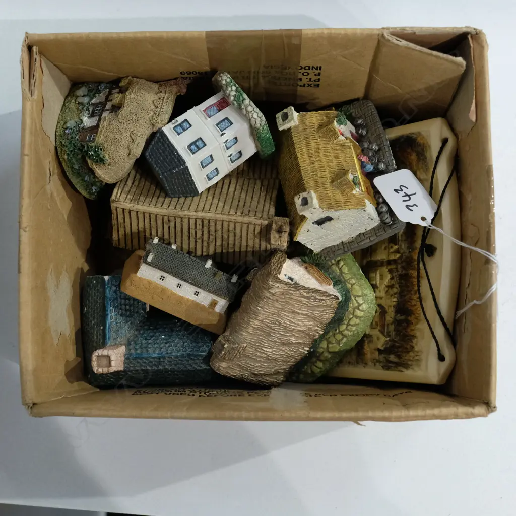 SEVEN LILIPUT LANE TYPE HOUSES & OSBORNE PLAQUE Image 1++