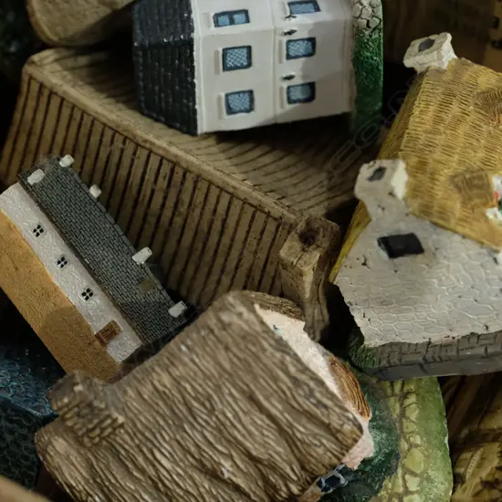 SEVEN LILIPUT LANE TYPE HOUSES & OSBORNE PLAQUE