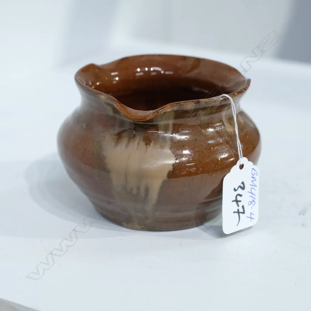 ELIZABETH MATHESON STREAKY BROWN GLAZE VASE Image 1++