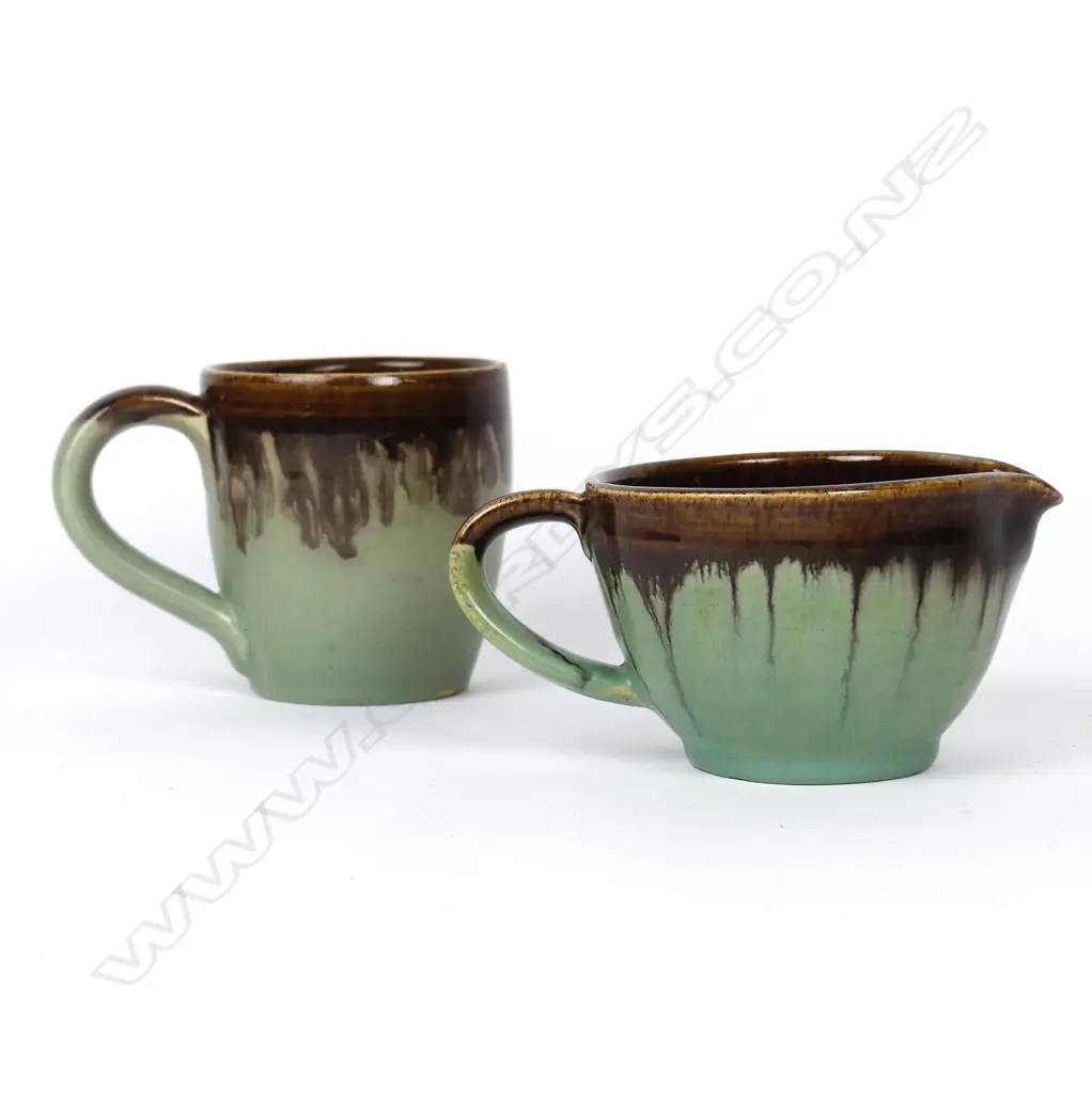 Olive Jones green small jug and mug Image 1++