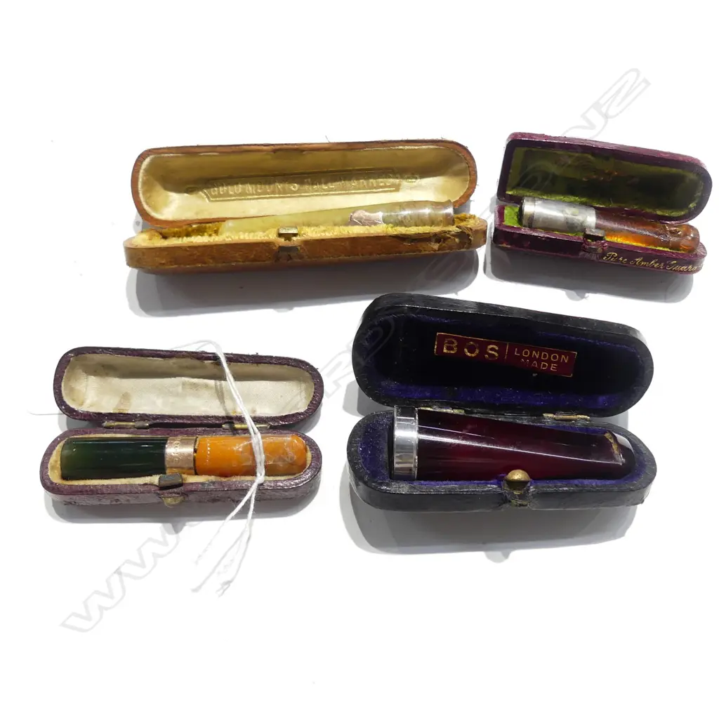 4 VINTAGE CASED CIGARETTE HOLDERS CASED Image 1++
