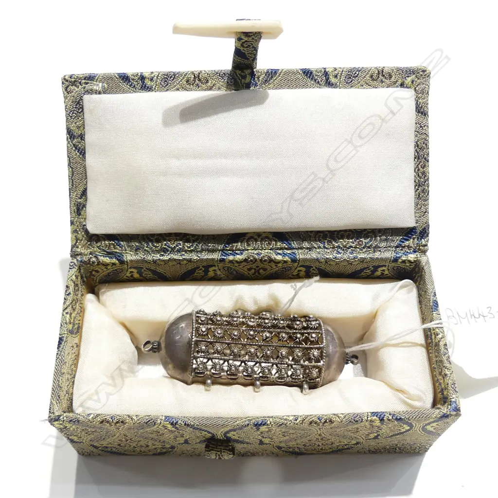 SILVER YEMENITE NECKLACE CENTREPIECE Image 1++