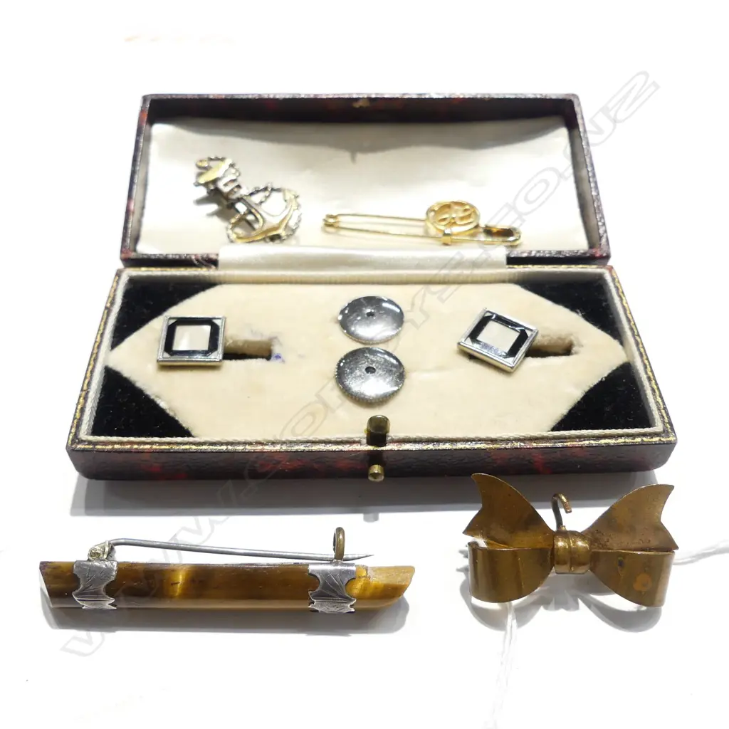 BOXED CUFFLINKS & MISC JEWELLERY Image 1++