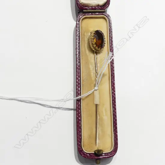 EDW 9CT CITRINE STICK PIN CASED
