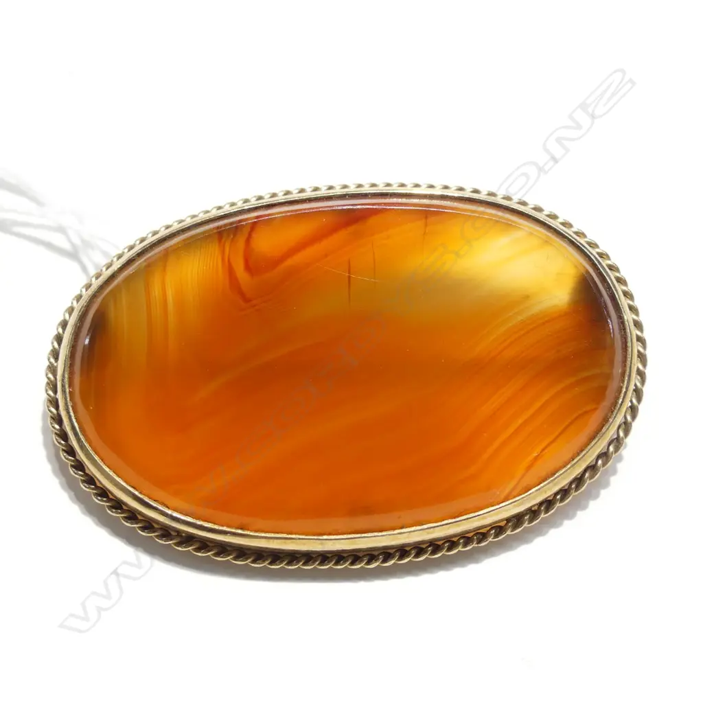 9CT GOLD FRAMED AGATE PANEL BROOCH 46MM WIDE Image 1++