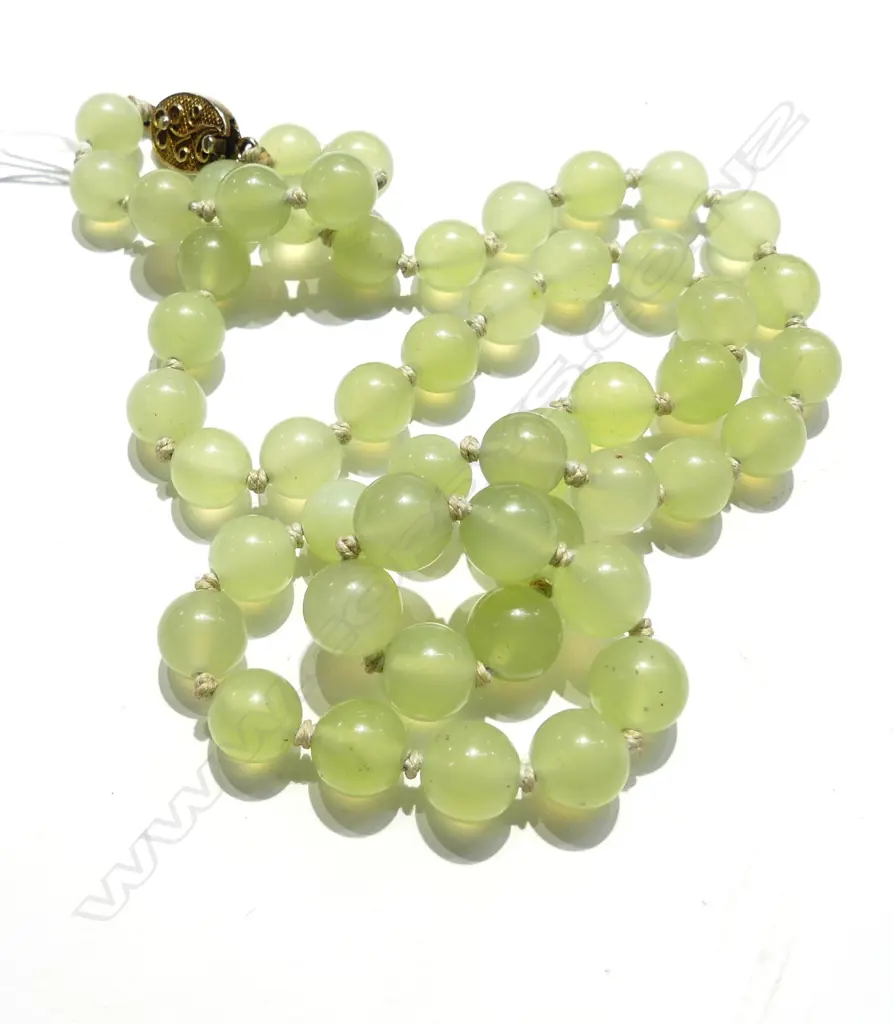 VINTAGE JADE BEAD NECKLACE SILVER GILT CLASP Image 1++