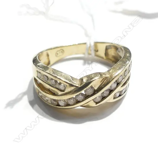 9CT MHJ GOLD & DIAMOND RING 3.78GMS