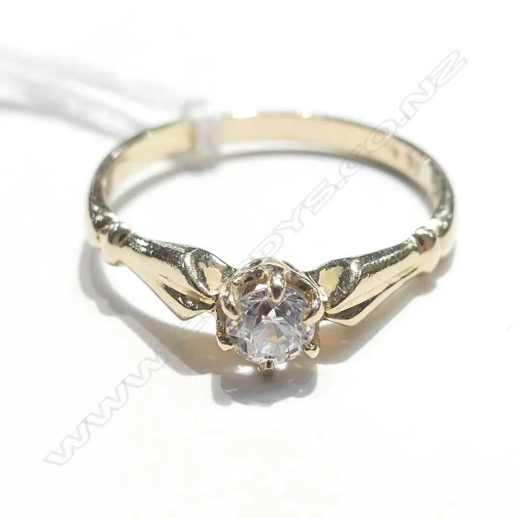 9CT GOLD & CZ DRES RING 1.6GMS Image 1++