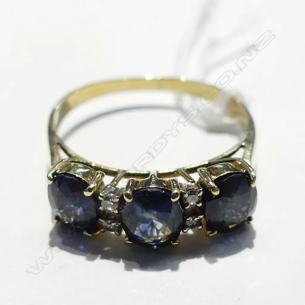 14CT GOLD SAPPHIRE AND DIAMOND RING Image 1++