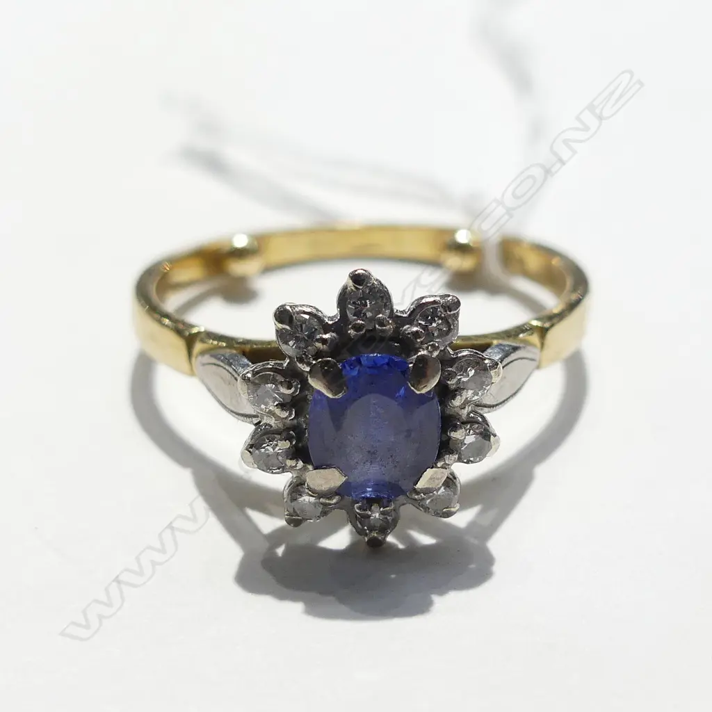 18CT GOLD DRESS RING SAPPHIRE A.F & 10 DIA. RING 4.08GMS Image 1++