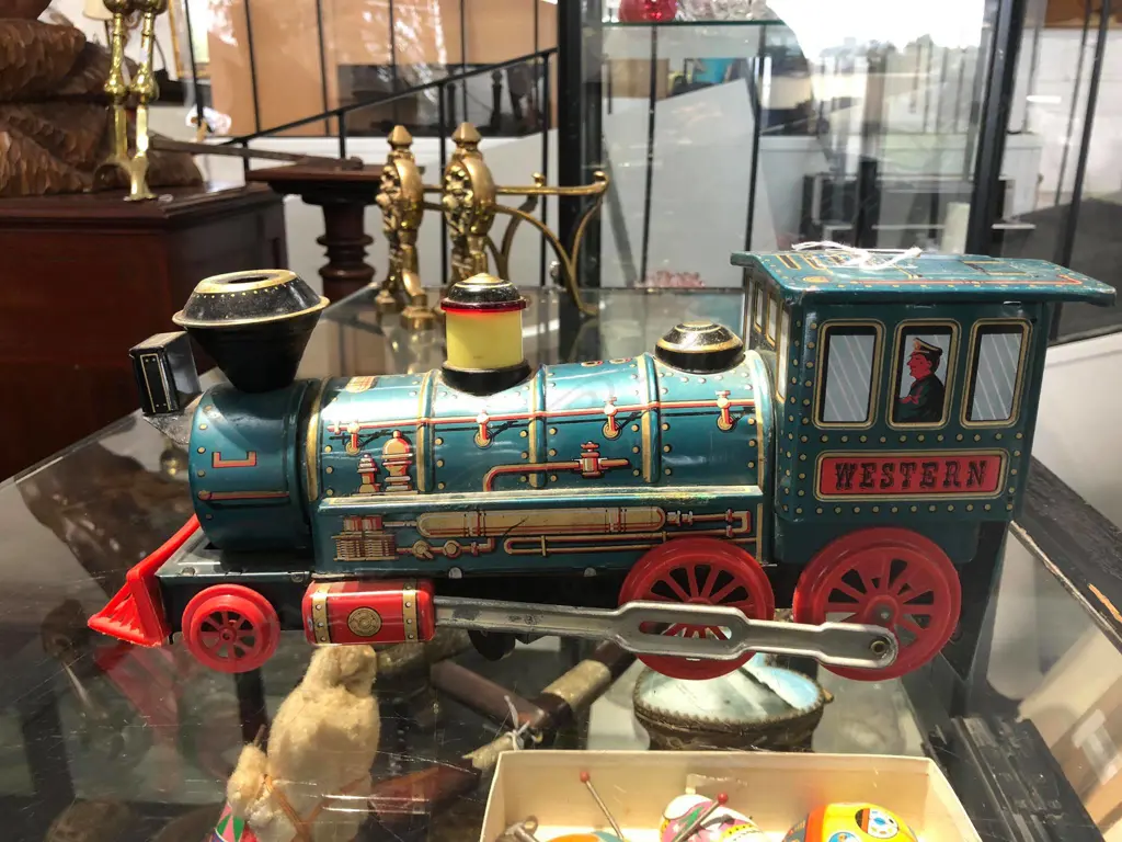 TIN BATTERY OPERATED TRAIN TOY W. 350MM Image 1++