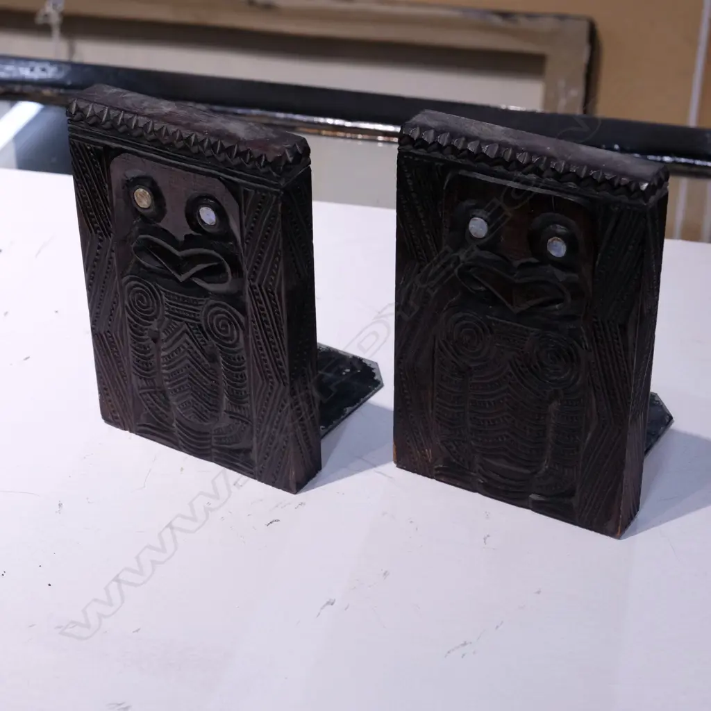 PR MAORI CARVED SOUVENIR BOOK ENDS H. 150MM Image 1++