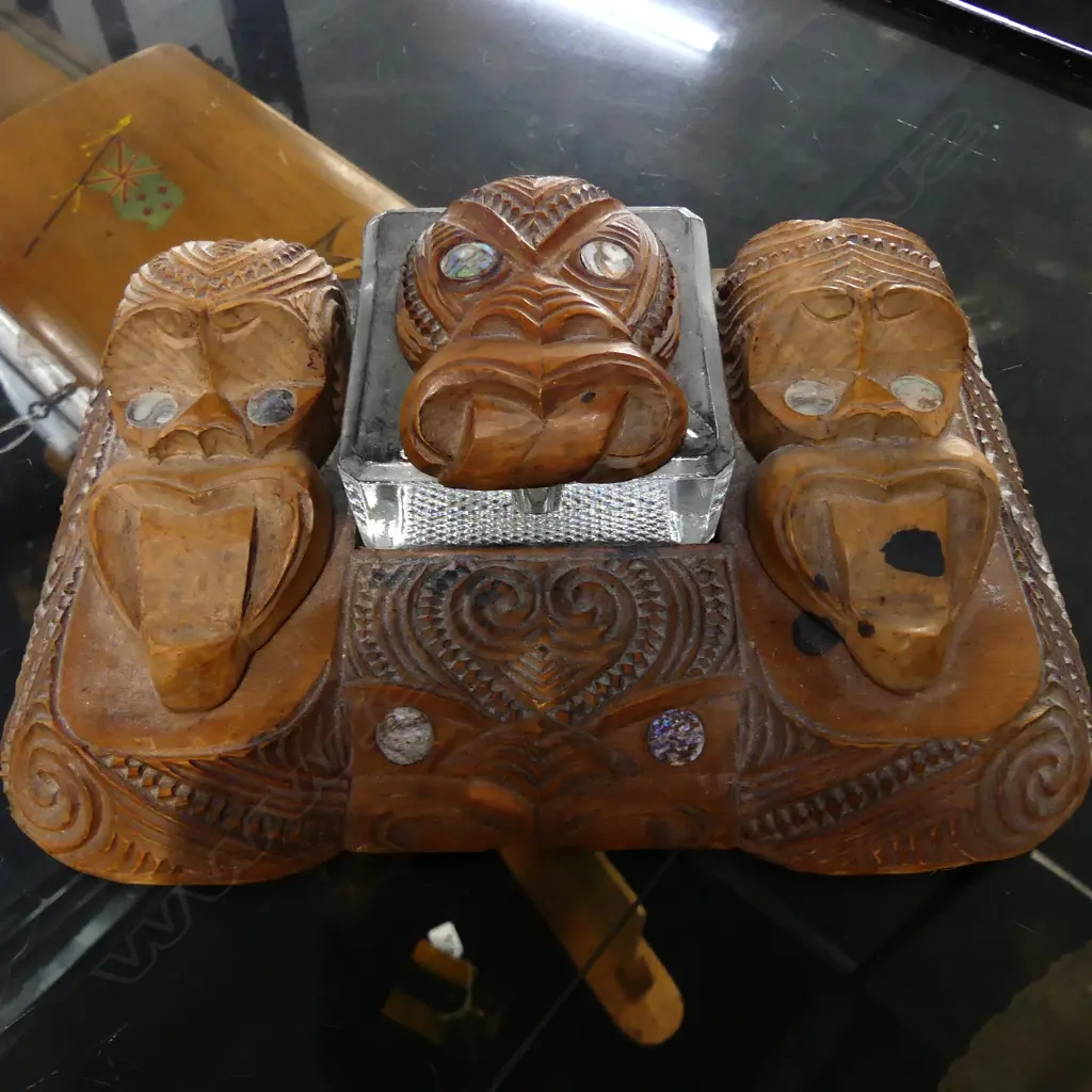 MAORI FOLK ART DESK STAND W. 225MM Image 1++