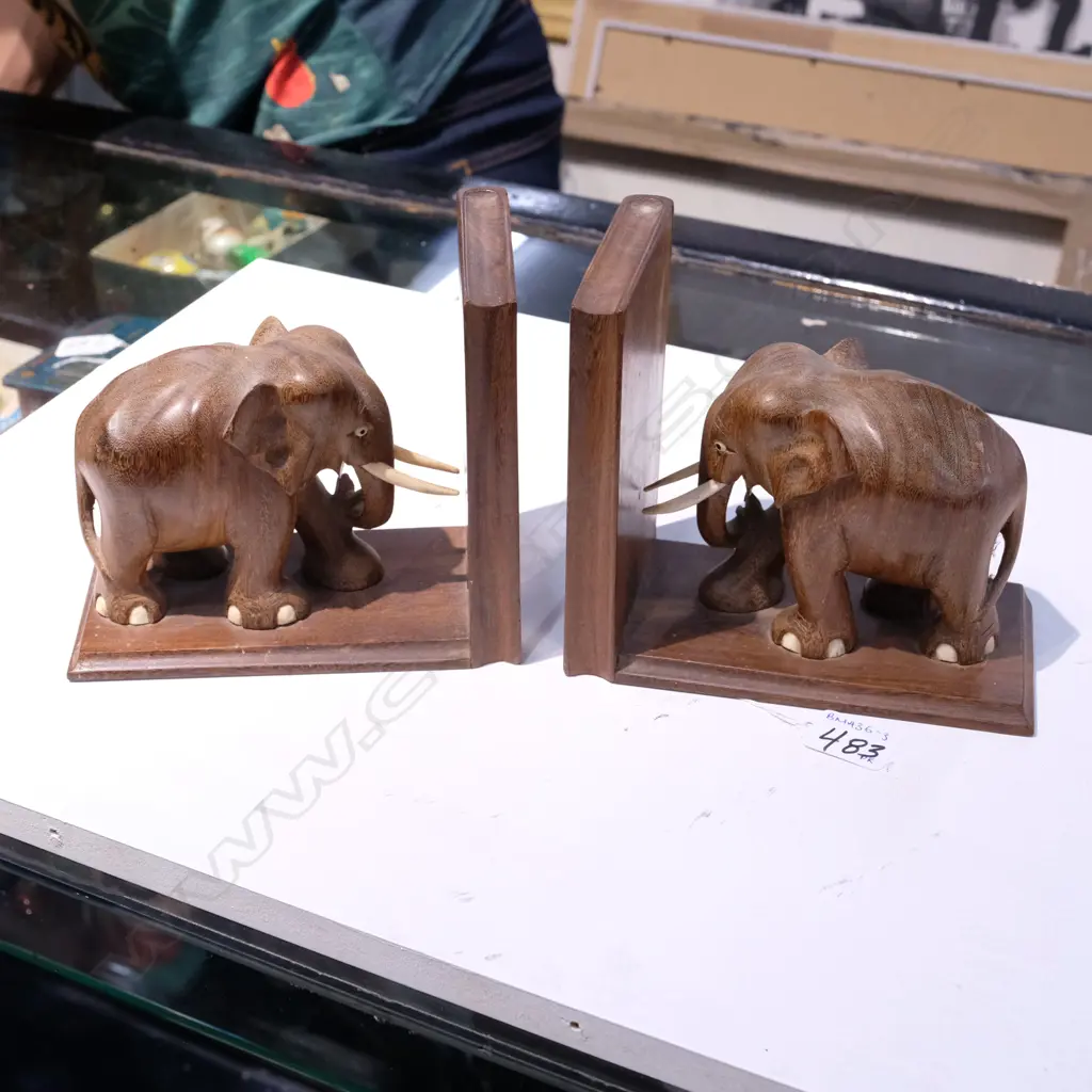 PR CARVED ELEPHANT BOOK ENDS H. 150MM Image 1++