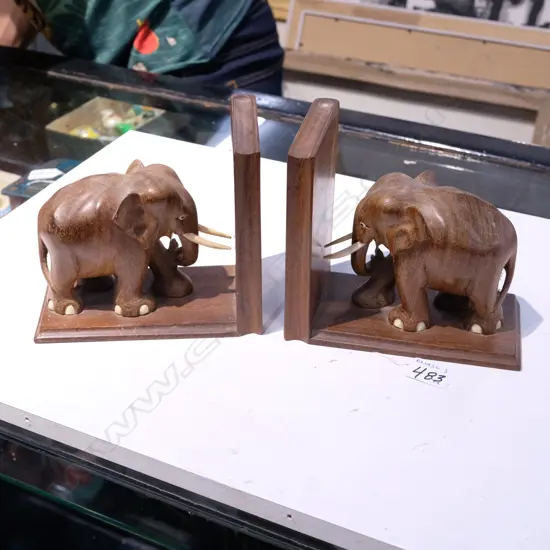 PR CARVED ELEPHANT BOOK ENDS H. 150MM