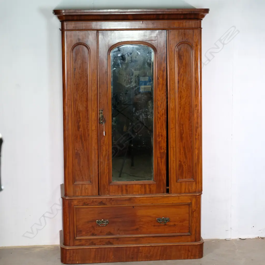 VICT MAHOGANY WARDROBE H. 2700MM Image 1++