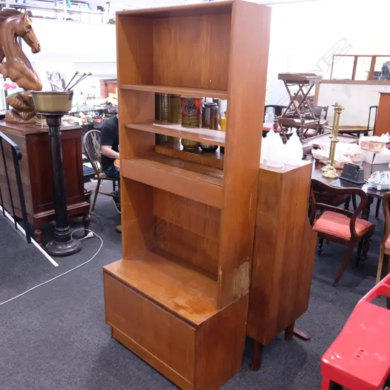 MID CENTURY UPRIGHT BOOKCASE