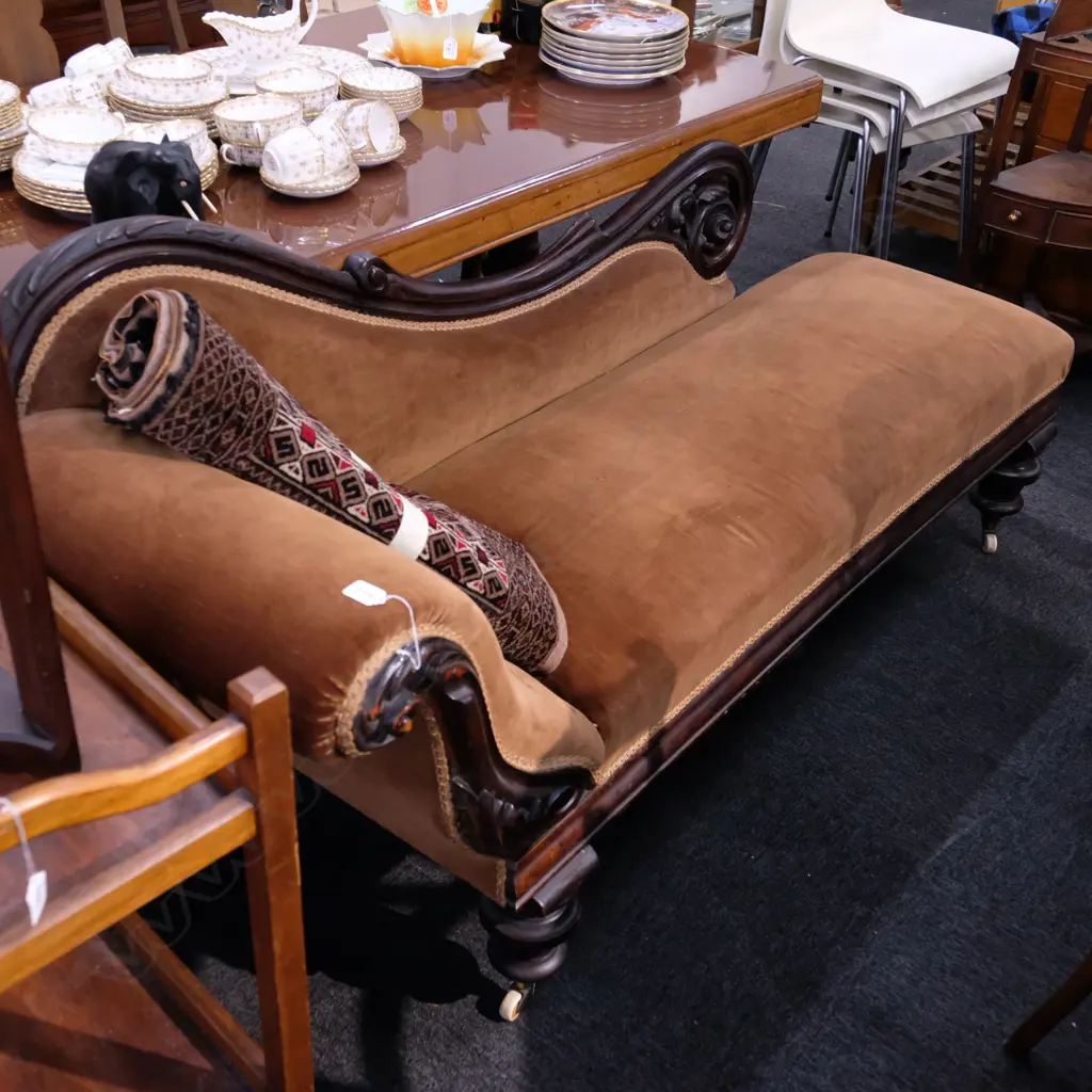 VICT CHAISE LONGE Image 1++