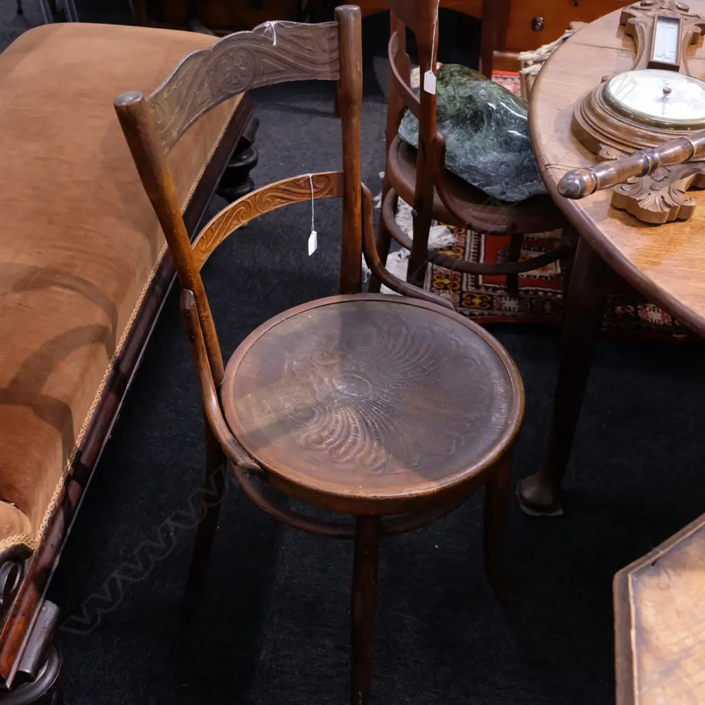 4 PRESSED BACK CHAIRS Image 1++