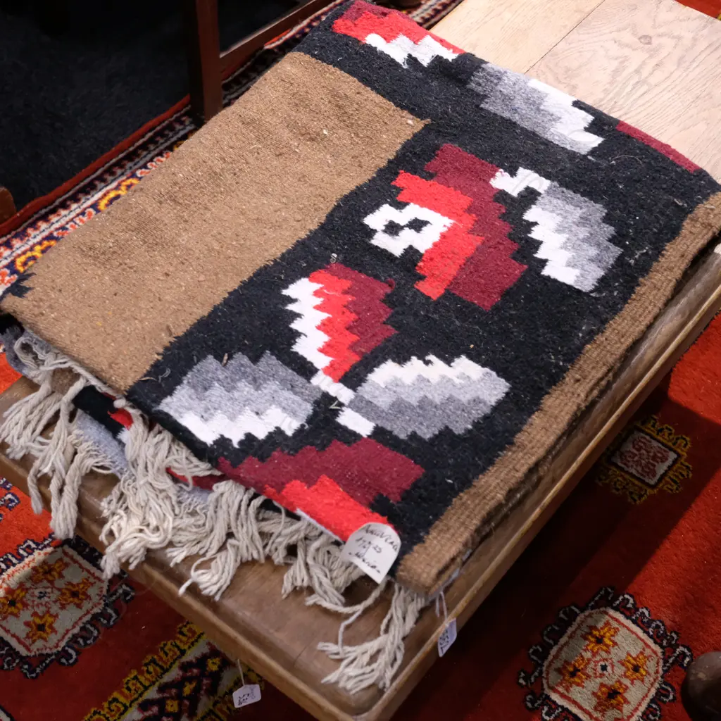 MEXICAN H/KNOTTED RUG Image 1++