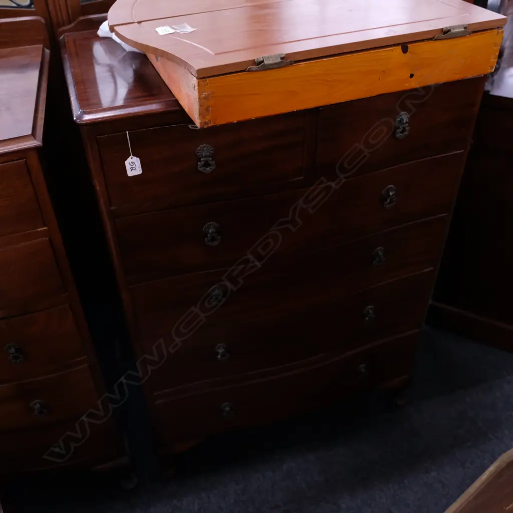 MAHOGANY QUEEN ANNE STYLE 6 DRAWER CHEST Image 1++