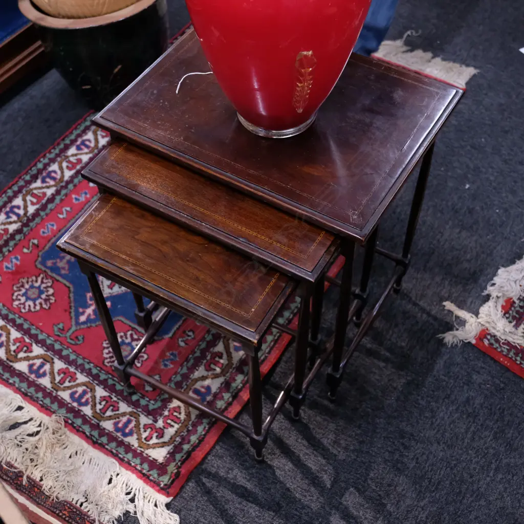 EDWARDIAN MAHOGANY NEST OF 3 TABLES Image 1++